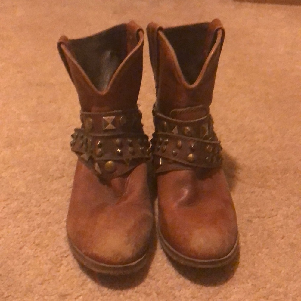 Corral ankle cowboy boots